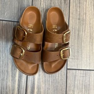 Birkenstock Arizona' sandal with  big buckles. Size 6/37